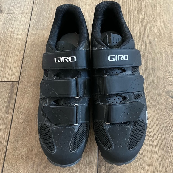Giro cycling shoes. Color black. Size Euro 41, US 9 - Picture 1 of 2